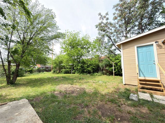 1804 Andrew Avenue, Fort Worth, TX 76105