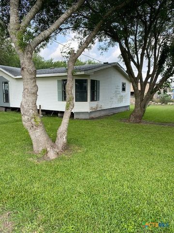 76 College, Placedo, TX 77977