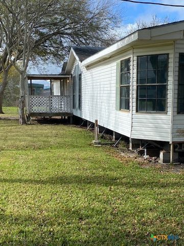 76 College, Placedo, TX 77977