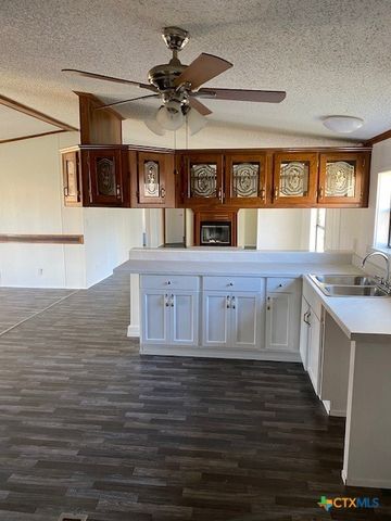 76 College, Placedo, TX 77977