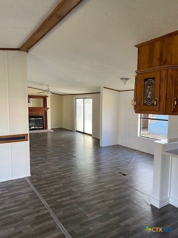 76 College, Placedo, TX 77977