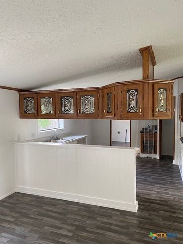 76 College, Placedo, TX 77977