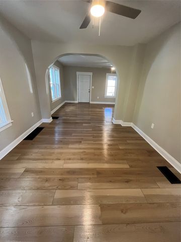 2712 EAST Avenue, Erie, PA 16504