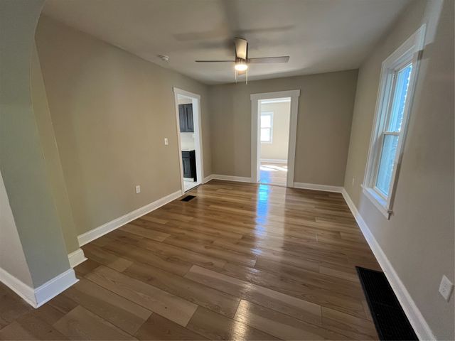 2712 EAST Avenue, Erie, PA 16504