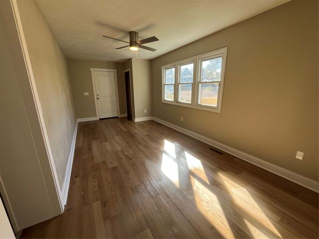 2712 EAST Avenue, Erie, PA 16504