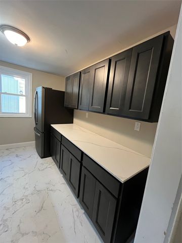 2712 EAST Avenue, Erie, PA 16504