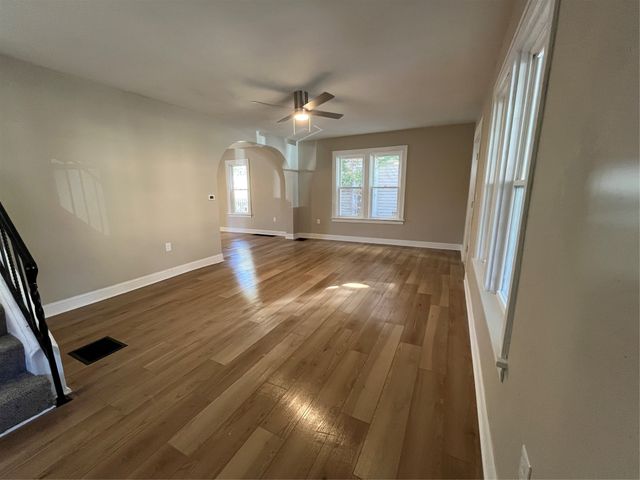 2712 EAST Avenue, Erie, PA 16504