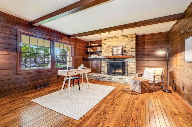 1150 Red Barn LANE, Elm Grove, WI 53122