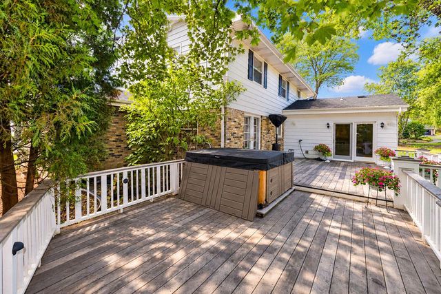 1150 Red Barn LANE, Elm Grove, WI 53122