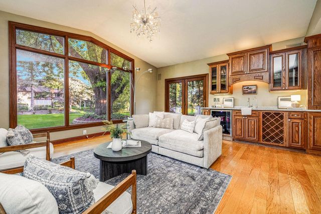 1150 Red Barn LANE, Elm Grove, WI 53122