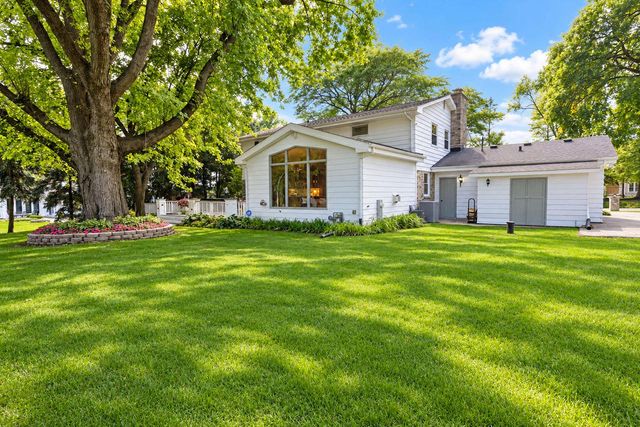 1150 Red Barn LANE, Elm Grove, WI 53122