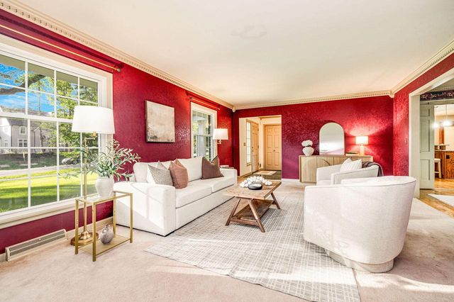 1150 Red Barn LANE, Elm Grove, WI 53122