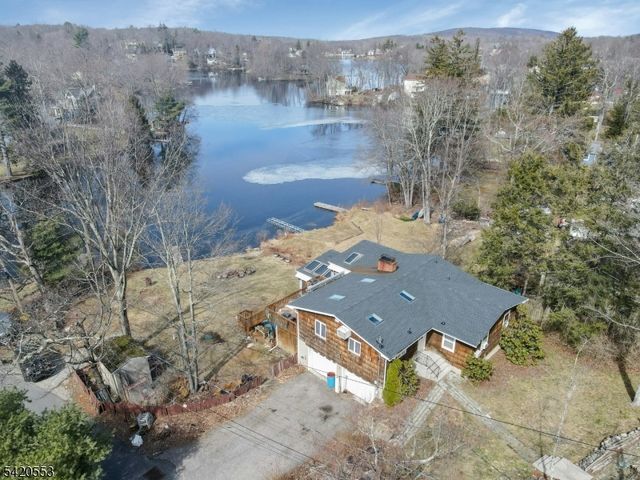 199 Lake Shore Dr, West Milford Twp., NJ 07421