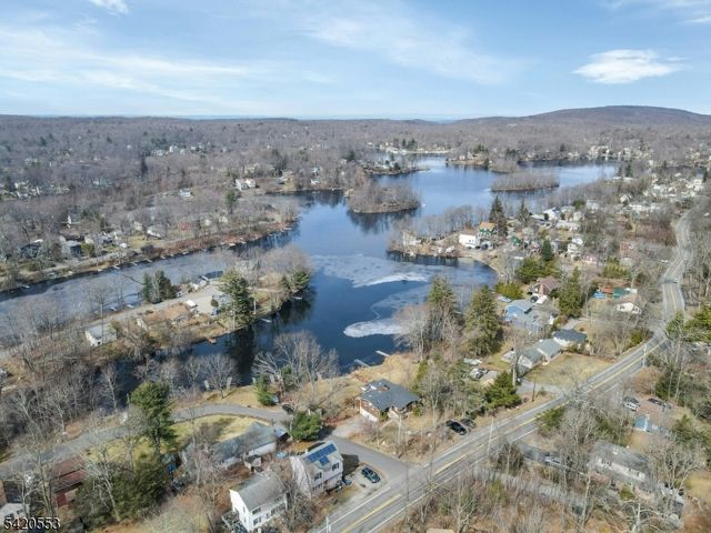 199 Lake Shore Dr, West Milford Twp., NJ 07421