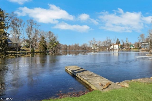 199 Lake Shore Dr, West Milford Twp., NJ 07421