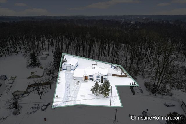 7099 Silver Lake Drive Ne, Cannon Twp, MI 49341