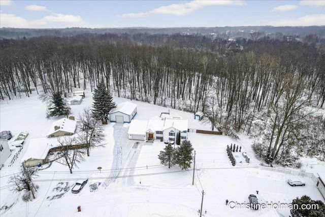 7099 Silver Lake Drive Ne, Cannon Twp, MI 49341