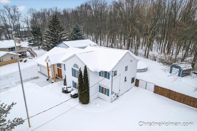 7099 Silver Lake Drive Ne, Cannon Twp, MI 49341