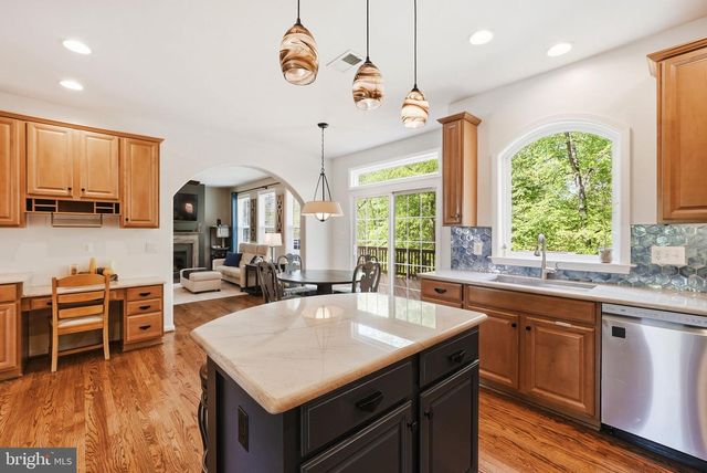 8315 SHIMMERING ROCK RD, Gainesville, VA 20155