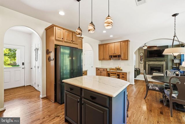 8315 SHIMMERING ROCK RD, Gainesville, VA 20155