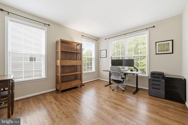 8315 SHIMMERING ROCK RD, Gainesville, VA 20155