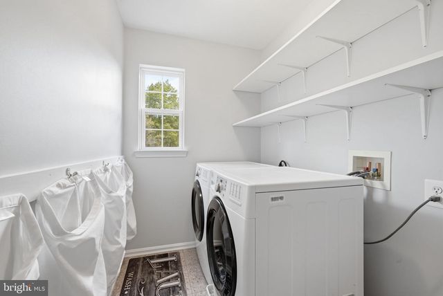 8315 SHIMMERING ROCK RD, Gainesville, VA 20155