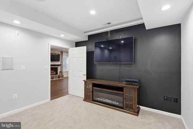 8315 SHIMMERING ROCK RD, Gainesville, VA 20155