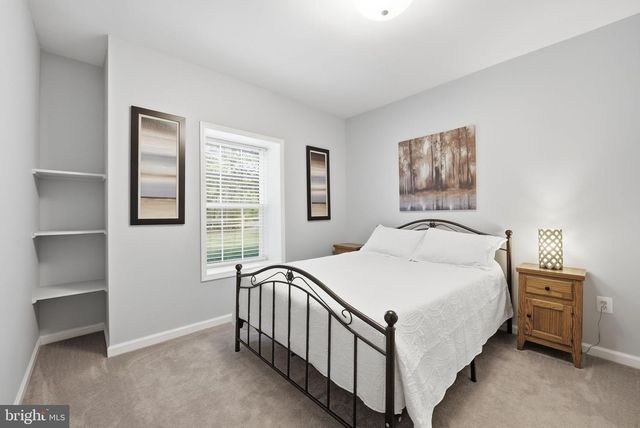 8315 SHIMMERING ROCK RD, Gainesville, VA 20155