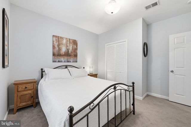 8315 SHIMMERING ROCK RD, Gainesville, VA 20155