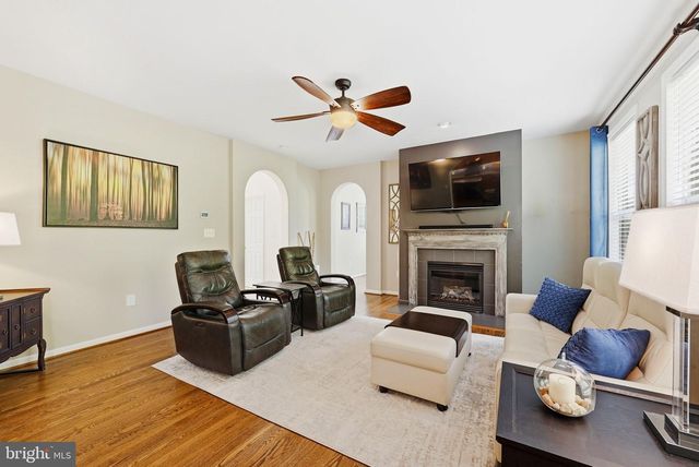 8315 SHIMMERING ROCK RD, Gainesville, VA 20155