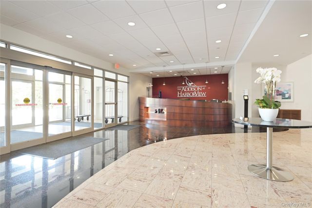 100 Harbor View Drive SW 335, Port Washington, NY 11050