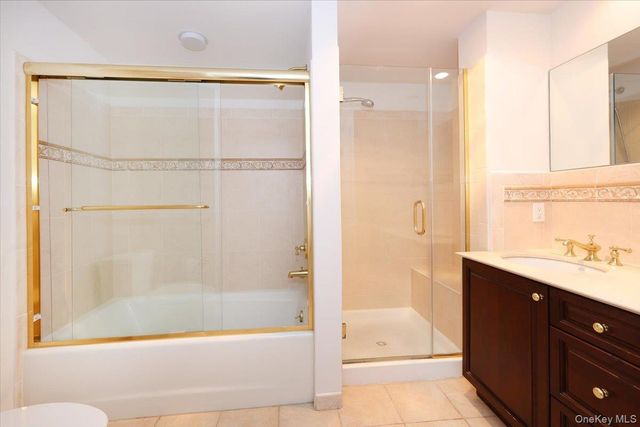 100 Harbor View Drive SW 335, Port Washington, NY 11050
