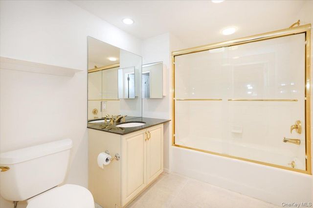 100 Harbor View Drive SW 335, Port Washington, NY 11050