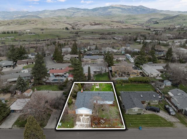 349 Tudor Street, Ashland, OR 97520
