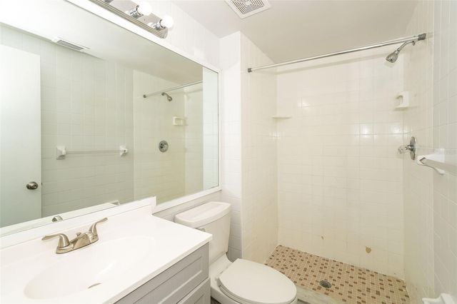 8229 MALVERN CIRCLE, Tampa, FL 33634