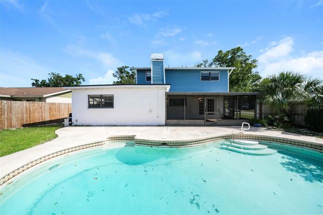 8229 MALVERN CIRCLE, Tampa, FL 33634