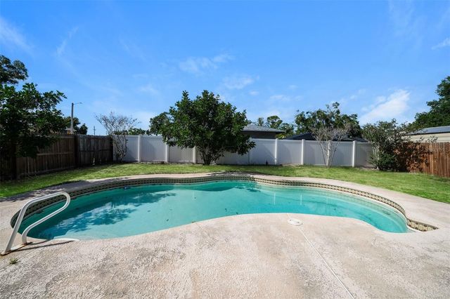 8229 MALVERN CIRCLE, Tampa, FL 33634