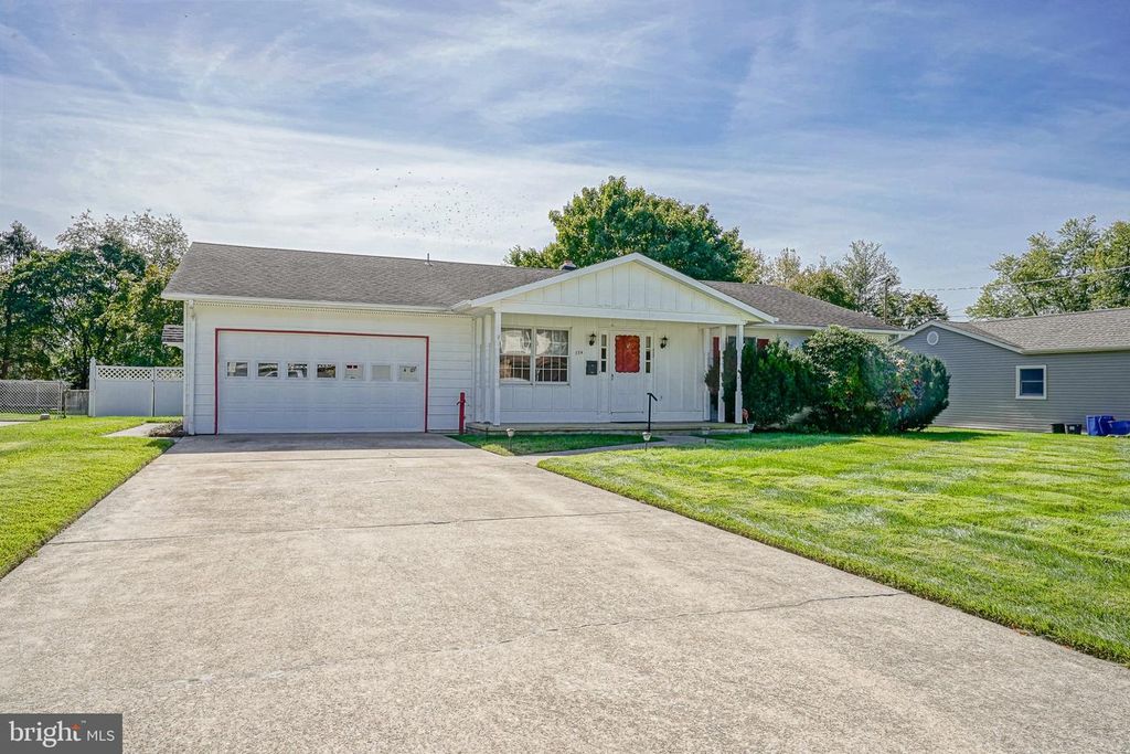 734 ALLEN AVE, GIBBSTOWN, NJ 08027 — photo 2