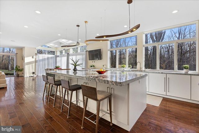 230 BROOKS BND, Princeton, NJ 08540