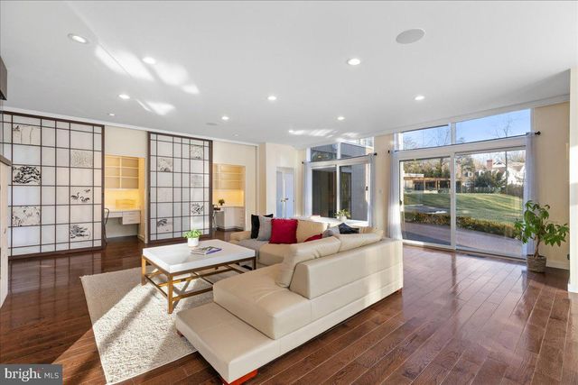 230 BROOKS BND, Princeton, NJ 08540