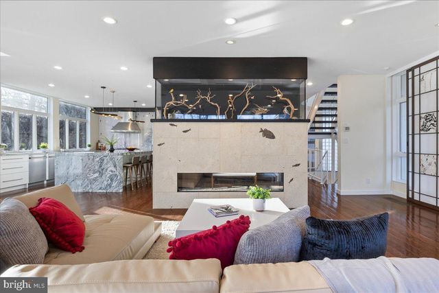 230 BROOKS BND, Princeton, NJ 08540
