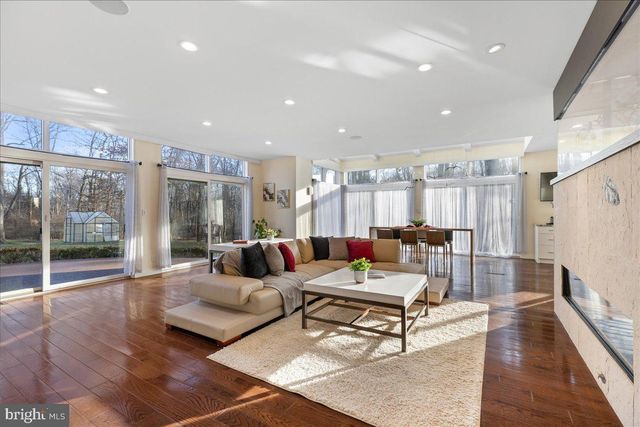230 BROOKS BND, Princeton, NJ 08540