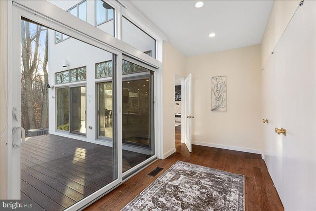 230 BROOKS BND, Princeton, NJ 08540