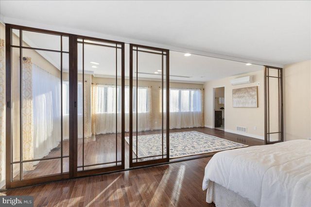230 BROOKS BND, Princeton, NJ 08540