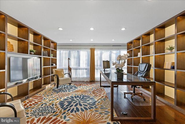 230 BROOKS BND, Princeton, NJ 08540