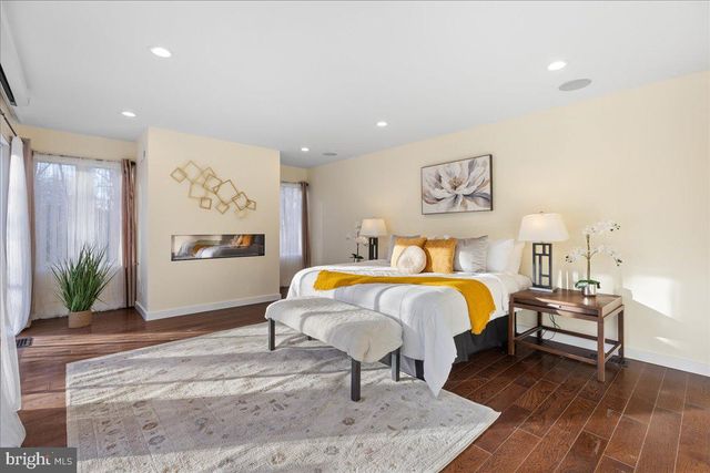 230 BROOKS BND, Princeton, NJ 08540