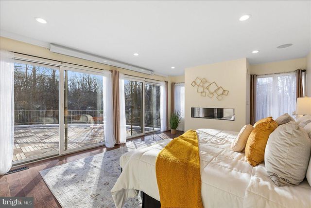 230 BROOKS BND, Princeton, NJ 08540