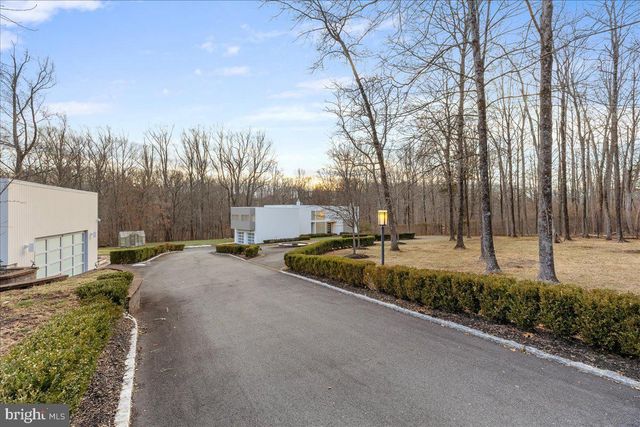230 BROOKS BND, Princeton, NJ 08540