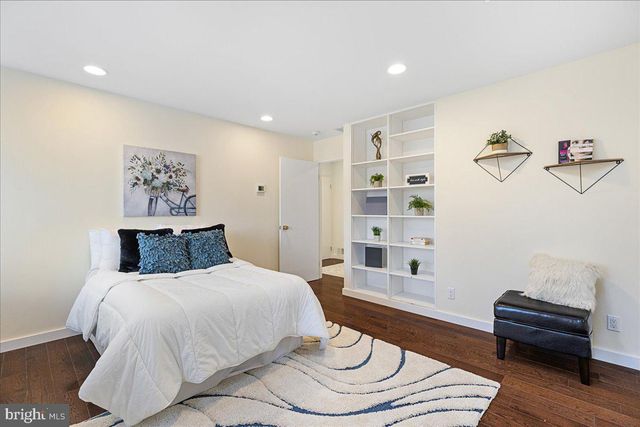 230 BROOKS BND, Princeton, NJ 08540