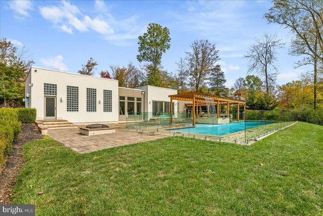 230 BROOKS BND, Princeton, NJ 08540